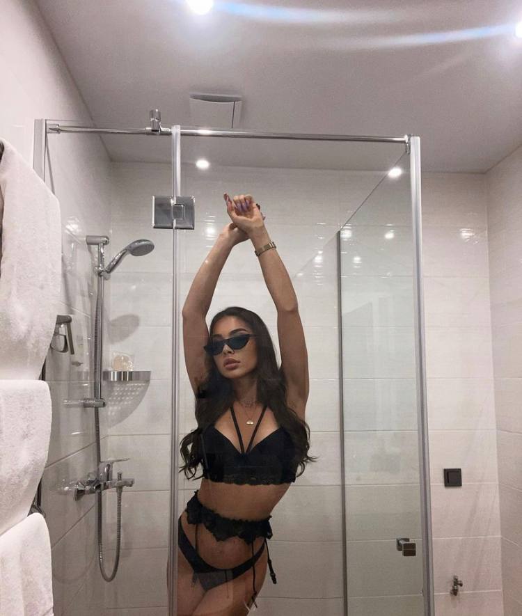 Bostancı Escort Gülpembe Tatmin Etmeyi Sever