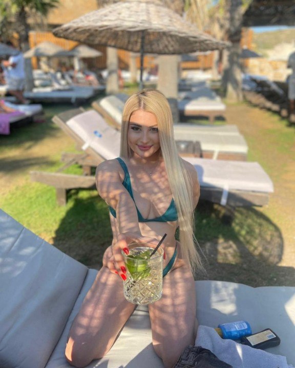 Sarışın bomba Pendik escort Yelda